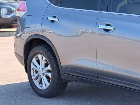 Used 2015 Nissan Rogue SV FWD image 5