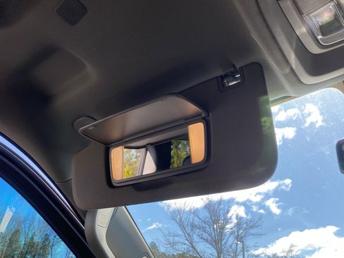 Used 2025 GMC Sierra 2500 SLT w/ SLT Convenience Package image 21