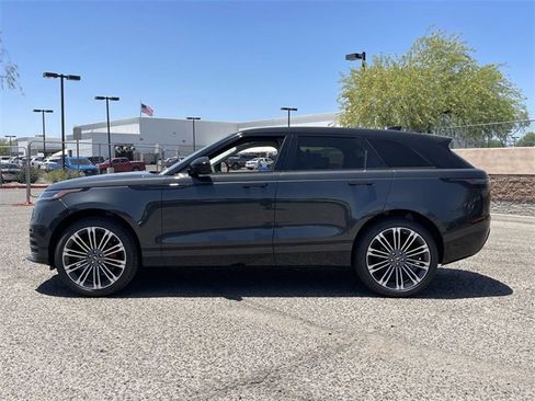 New 2025 Land Rover Range Rover Velar Dynamic SE image 9