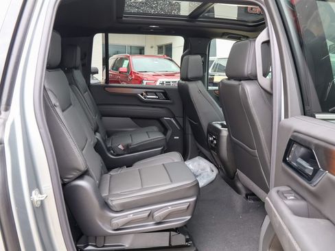 New 2026 GMC Yukon XL Denali w/ Sun & Power Step Package AWD/4WD image 42