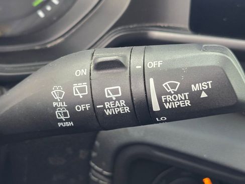 Used 2024 Jeep Wrangler Unlimited Sahara image 31