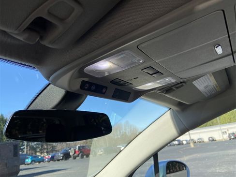 Used 2019 Buick Envision Essence image 17