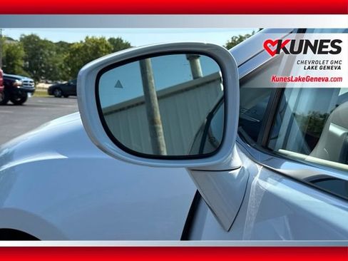 Used 2019 Chrysler Pacifica Touring-L FWD image 25
