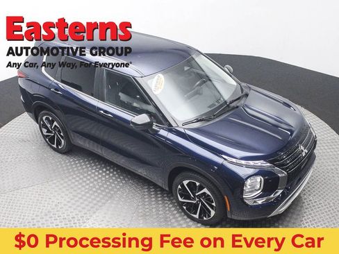 Used 2022 Mitsubishi Outlander SE AWD/4WD image 3