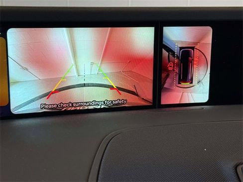 Used 2025 Lincoln Nautilus Reserve image 7