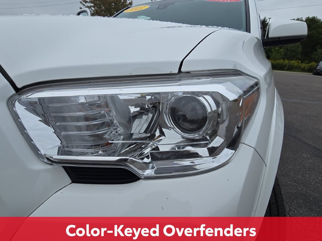 Certified 2021 Toyota Tacoma SR5 AWD/4WD image 35