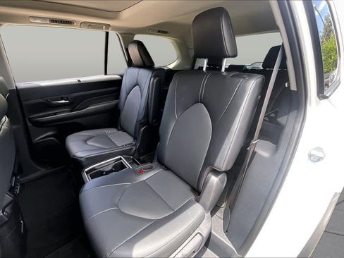 Used 2025 Toyota Grand Highlander AWD Hybrid image 21
