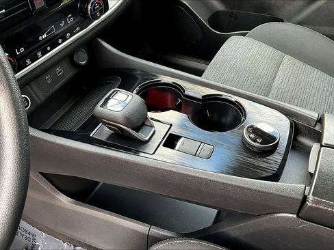 Certified 2022 Nissan Rogue SV AWD/4WD image 18