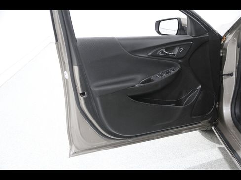Used 2024 Chevrolet Malibu LT FWD image 4