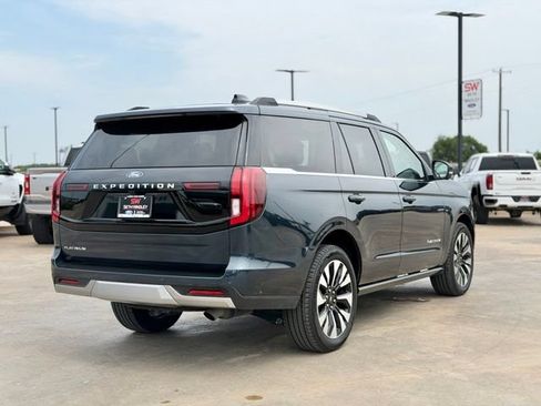 Certified 2025 Ford Expedition Platinum w/ Driver's Package AWD/4WD image 4