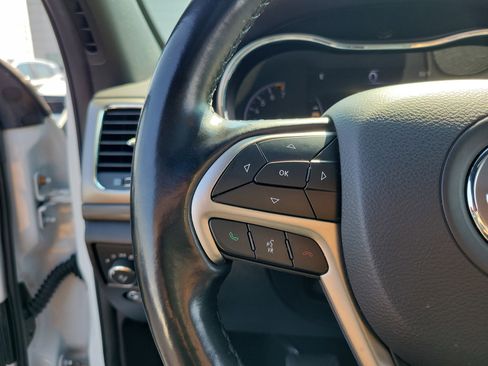 Used 2021 Jeep Grand Cherokee Laredo X image 22