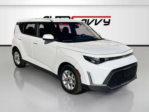 Used 2024 Kia Soul LX w/ Option Group 015 FWD image 1