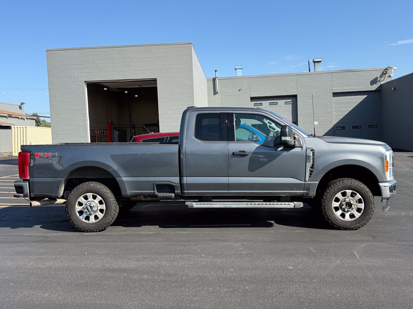 Used 2023 Ford F250 XLT w/ FX4 Off-Road Package AWD/4WD image 2