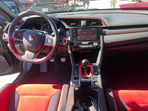 Used 2018 Honda Civic Type R image 17