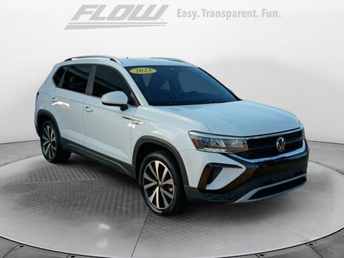 Used 2023 Volkswagen Taos SE w/ Panoramic Sunroof Package AWD/4WD image 1