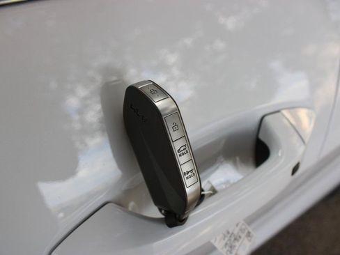 New 2026 Kia Sportage EX w/ EX Panorama Roof Package image 9