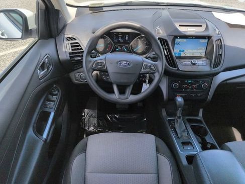 Used 2017 Ford Escape SE w/ Equipment Group 201A FWD image 16