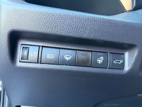 Used 2021 Toyota RAV4 XLE w/ Convenience Package AWD/4WD image 39