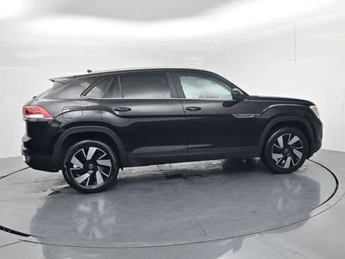 Used 2024 Volkswagen Atlas Cross Sport SE FWD image 8