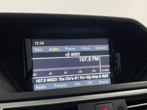 Used 2010 Mercedes-Benz E 550 4MATIC Sedan w/ Premium 2 Pkg image 19