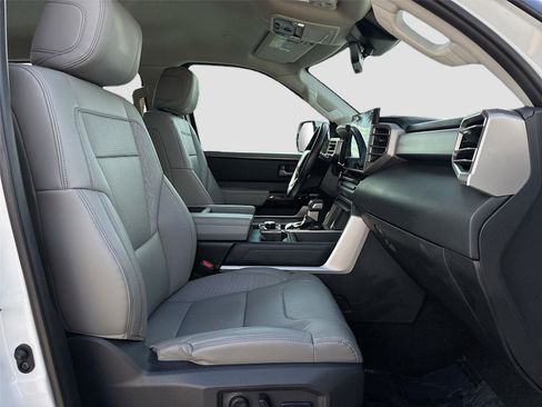 Used 2024 Toyota Tundra Limited image 27
