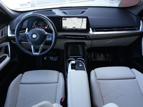 Used 2023 BMW X1 xDrive28i w/ Premium Package image 10