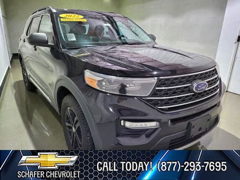 Used 2022 Ford Explorer XLT image 15
