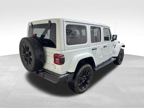 Used 2023 Jeep Wrangler Unlimited Sahara w/ Cold Weather Group AWD/4WD image 5
