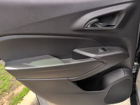 New 2026 Chevrolet Trax LS w/ LS Convenience Package FWD image 32