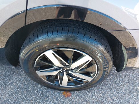 Used 2022 Kia Sorento S w/ Panoramic Sunroof Package image 36