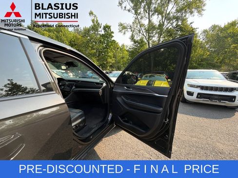 Used 2023 Jeep Grand Cherokee L Limited AWD/4WD image 45