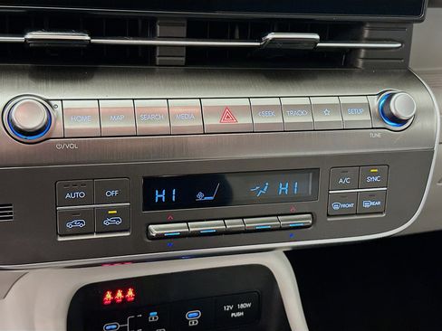 Used 2025 Hyundai Kona SEL image 24