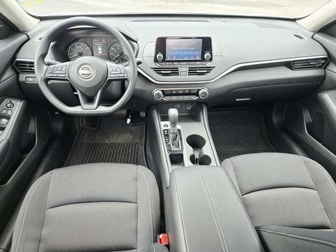 Used 2023 Nissan Altima 2.5 S FWD image 6