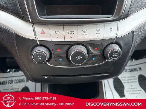 Used 2016 Dodge Journey SXT w/ Comfort/Convenience Group FWD image 17
