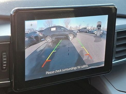 Used 2022 Ford Explorer XLT w/ Equipment Group 202A image 23