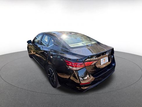 Used 2025 Nissan Sentra SV image 4