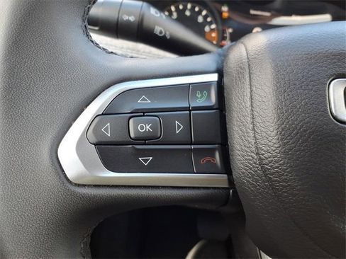 Used 2024 Jeep Compass Latitude image 23