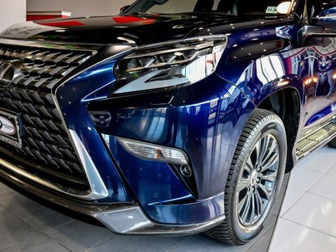 Used 2022 Lexus GX 460 Luxury w/ Sport Design Package image 9