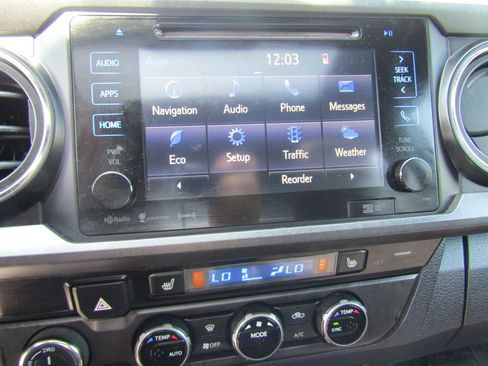 Used 2017 Toyota Tacoma TRD Sport w/ Premium & Technology Package image 38