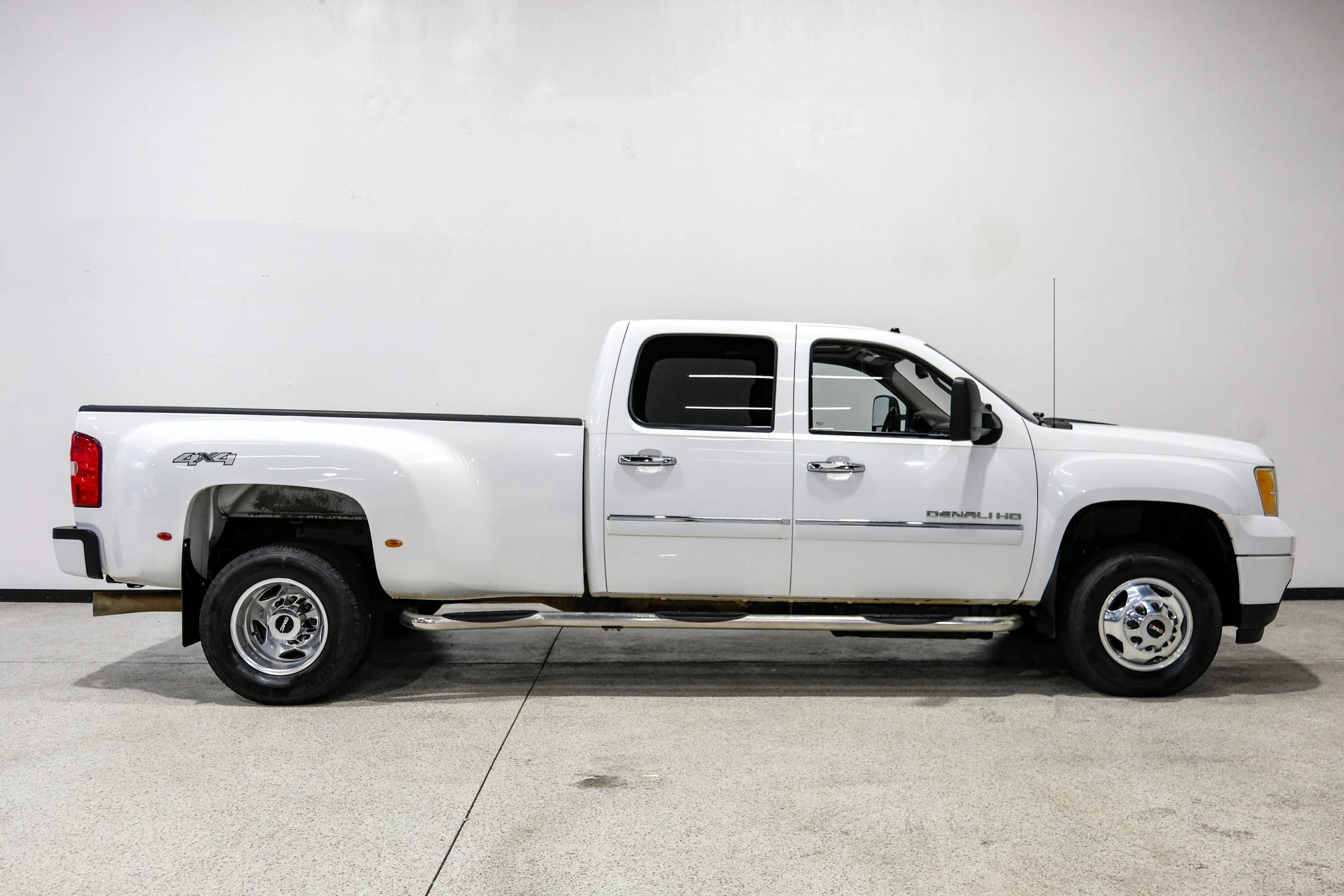 Used 2012 GMC Sierra 3500 Denali AWD/4WD image 5