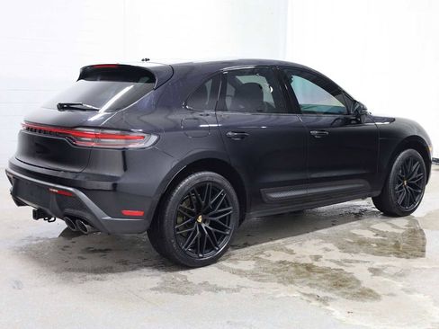Used 2023 Porsche Macan Turbo image 9