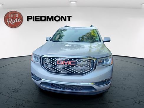 Used 2019 GMC Acadia Denali w/ Technology Package FWD image 2
