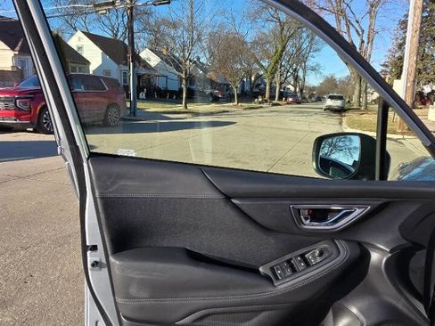 Used 2023 Subaru Forester Premium image 17