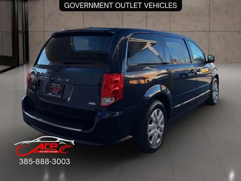 Used 2017 Dodge Grand Caravan SE w/ UConnect Hands-Free Group image 7