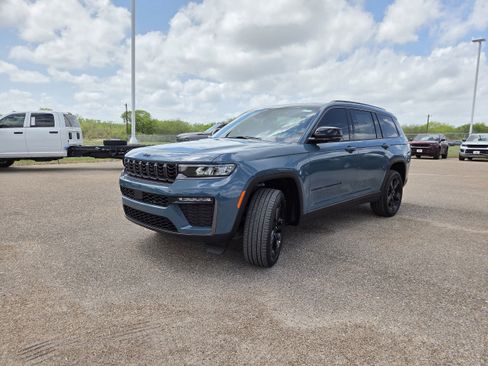 New 2026 Jeep Grand Cherokee L Limited AWD/4WD image 3