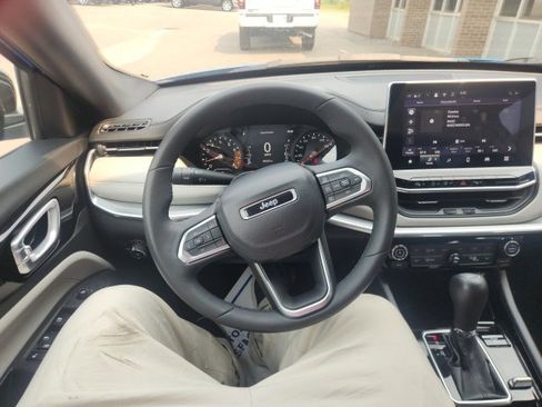 Used 2024 Jeep Compass Limited image 21