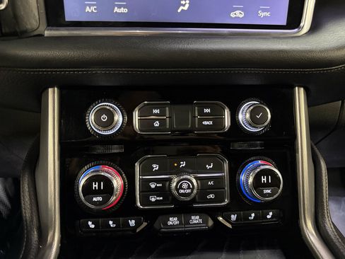 Used 2021 GMC Yukon XL Denali w/ Denali Premium Package image 20