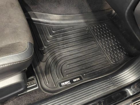 Used 2017 Dodge Challenger R/T Scat Pack w/ Leather Interior Group RWD image 14