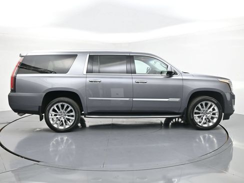 Used 2019 Cadillac Escalade ESV Luxury AWD/4WD image 4