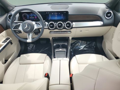 Used 2026 Mercedes-Benz GLB 250 image 13
